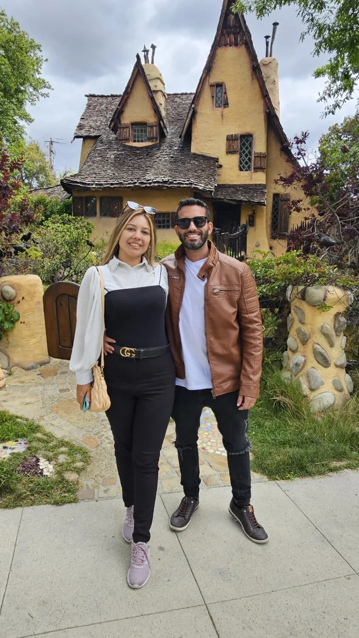 Casal em cenário de filme